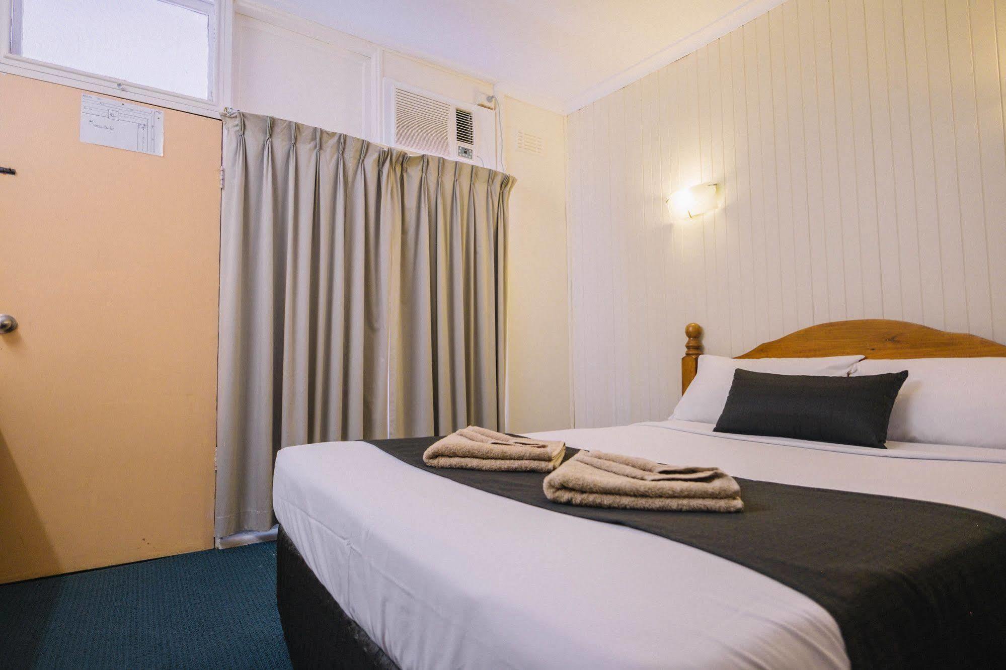 Stawell'S London Motor Inn Exterior photo
